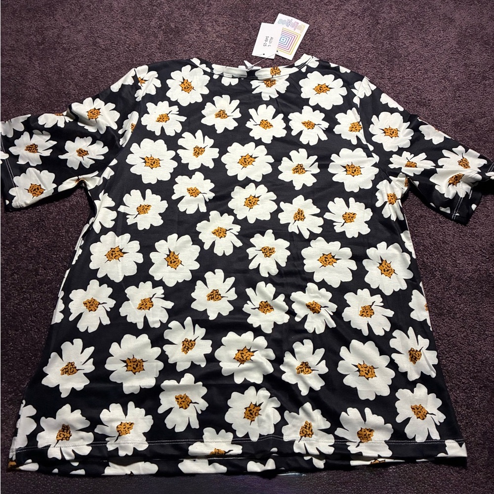 LuLaRoe Black and White Floral Top - Picture 2 of 4
